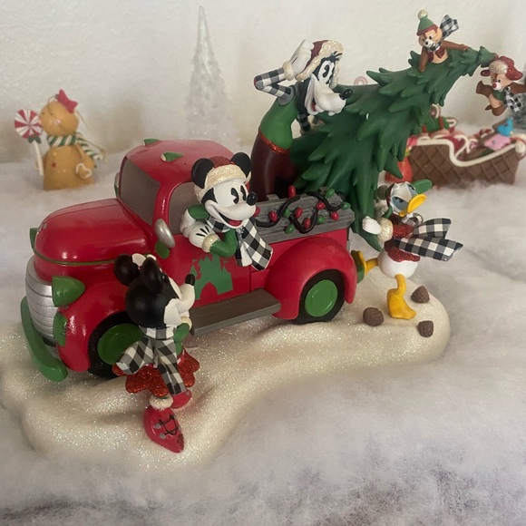 Mickey and friends Christmas figurine